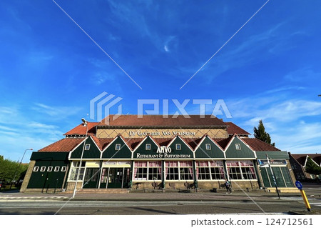 North Sea fishing village - Volendam 124712561