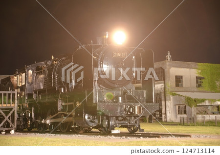 玖珠地區(玖珠町)豐後森機車庫夜間的 JNR 9600 型蒸汽機車 29612 號 玖珠地區(玖珠町)豐後森機車庫夜間的 JNR 9600 型蒸汽機車 29612 號 124713114