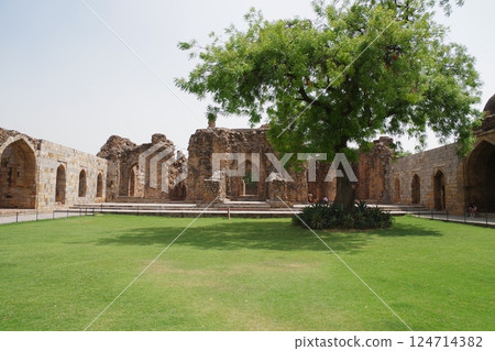 印度:世界遺產、德里顧特卜塔及其紀念碑 印度:世界遺產、德里顧特卜塔及其紀念碑 124714382