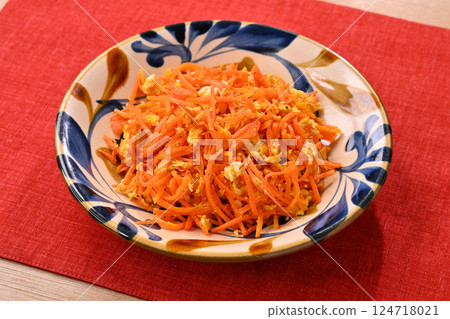 Okinawan cuisine, stir-fried carrots, stir-fried carrots. Okinawan cuisine, stir-fried carrots, stir-fried carrots. 124718021