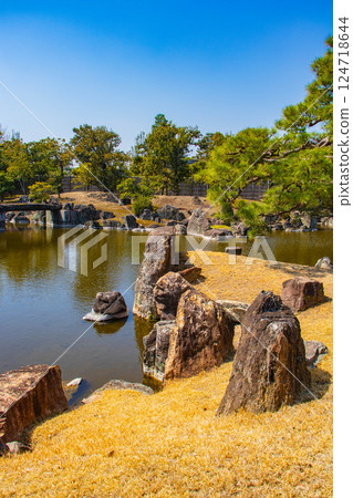 [京都風景] 初春的二城二之丸庭園 124718644