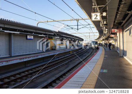 JR西日本大阪東線「南吹田站」月台 124718828