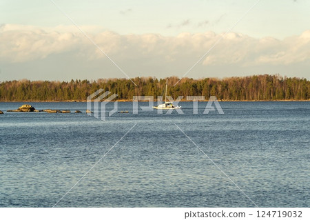 Yacht on the blue lake Yacht on the blue lake 124719032