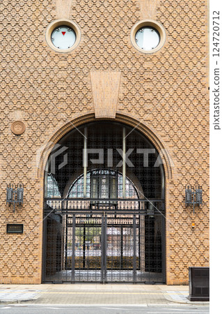 Mitsuyo Securities Headquarters Building (Living Architectural Museum) Entrance Brick Architecture (Combining Classic and Modern) 124720712