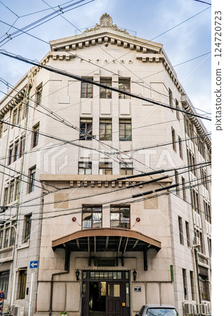 Oe Building (Living Architecture Museum) Club Building: A classical Taisho-era building 124720723