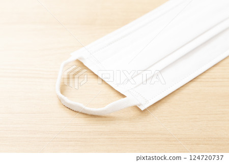 Mask on the desk 124720737