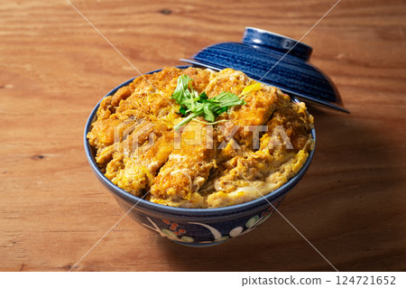 A hearty pork cutlet bowl 124721652