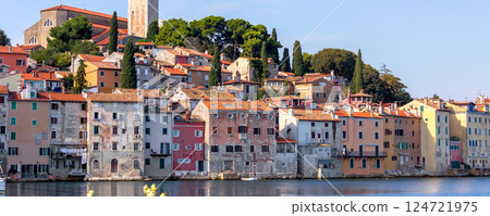 Rovinj, Croatia old town, coastline houses 124721975