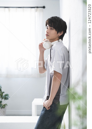 Male portrait　 124723820