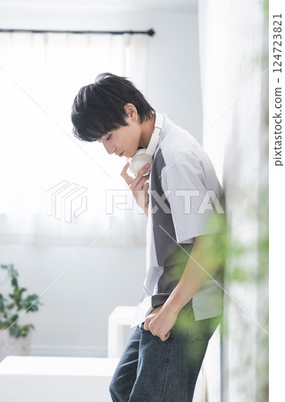 Male portrait　 124723821