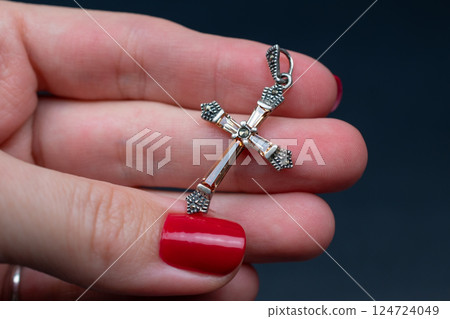 Unique necklace for women on a black background, promotional photo for an online vintage and handmade jewelry store 124724049