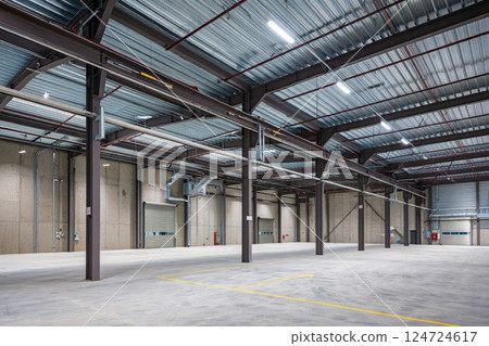 Large modern empty storehouse 124724617