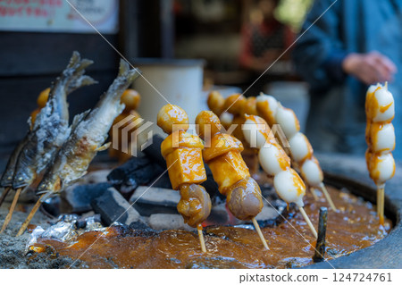 [Iya specialty] Dekomawashi grilled dumplings [local cuisine] 124724761