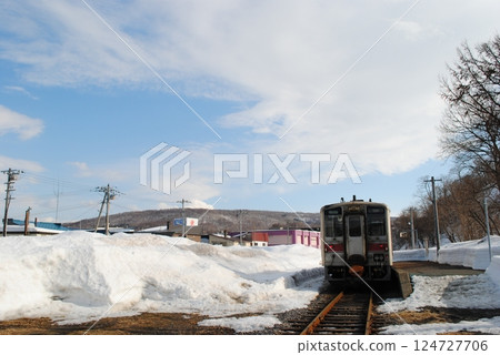 A local train on the Rumoi Main Line stopped at Mashike Station A local train on the Rumoi Main Line stopped at Mashike Station 124727706