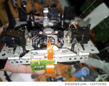 Tape pulling mechanism of the cassette deck. tape recorder 124728366