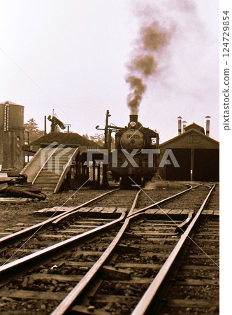 1969年，山梨縣小淵澤站，小海線C56型蒸汽機車，檔案照片 124729854