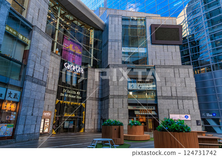 Caretta Shiodome, Dentsu Headquarters Building, Higashi-Shinbashi, Minato-ku, Tokyo Caretta Shiodome, Dentsu Headquarters Building, Higashi-Shinbashi, Minato-ku, Tokyo 124731742