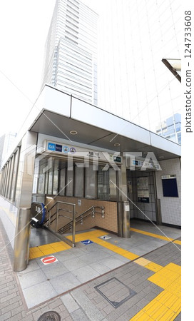 Elevators and escalators installed at Exit 7 of Kudanshita Station on the Tokyo Metro Tozai Line, Hanzomon Line, and Toei Subway Shinjuku Line Elevators and escalators installed at Exit 7 of Kudanshita Station on the Tokyo Metro Tozai Line, Hanzomon Line, and Toei Subway Shinjuku Line 124733608