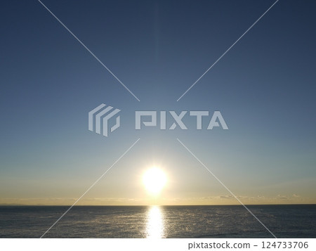 清晨日出 124733706