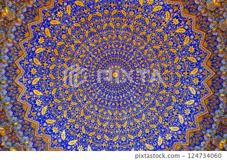 伊斯蘭建築中複雜的天花板設計 124734060