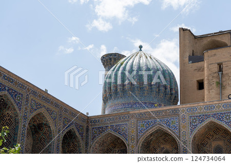 Domes and arches of the Samarkand mosque Domes and arches of the Samarkand mosque 124734064