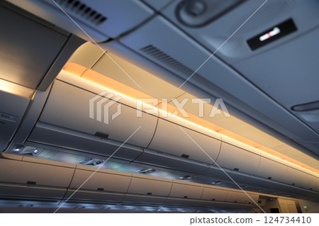 飛機機艙 飛機機艙 124734410