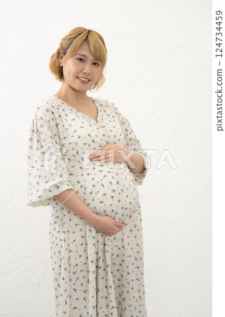 Pregnant women Maternity Late pregnancy 124734459