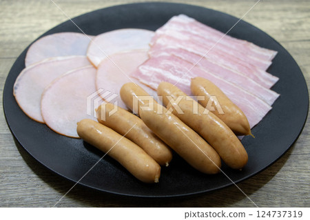 加工過的肉 124737319