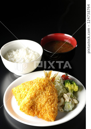 Fried horse mackerel set meal 124738764