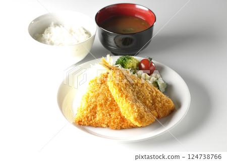 Fried horse mackerel set meal 124738766