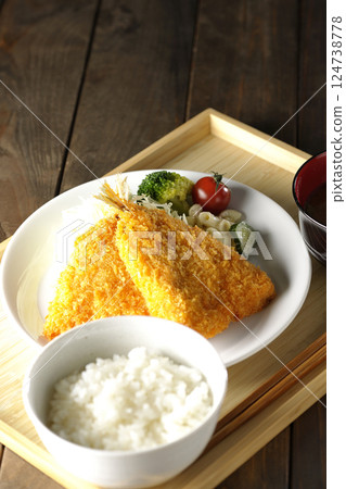 Fried horse mackerel set meal 124738778
