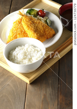Fried horse mackerel set meal 124738779