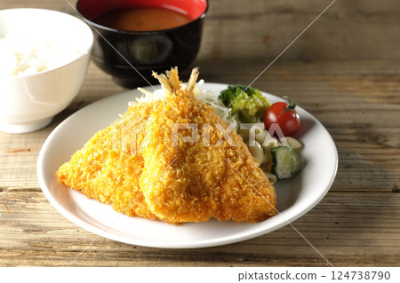 炸竹莢魚套餐 124738790