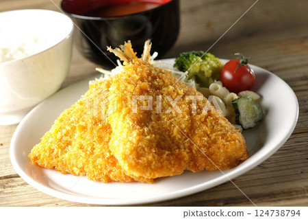 Fried horse mackerel set meal 124738794