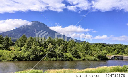 Mt. Yotei summer scenery 124739178