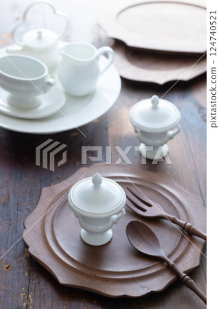 桌上的芥末鍋 124740521