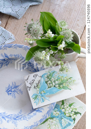 鮮花和手繪明信片 124740896
