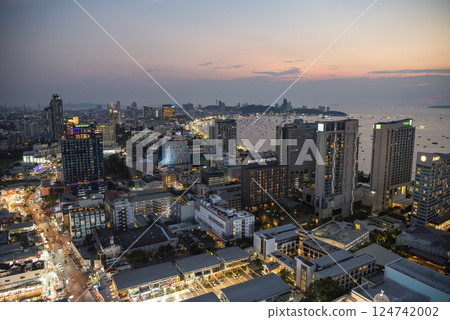 THAILAND PATTAYA CITY SKYLINE 124742002