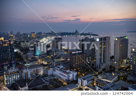 THAILAND PATTAYA CITY SKYLINE 124742004