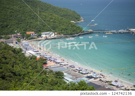 THAILAND PATTAYA KO LAN ISLAND TAWAEN BEACH THAILAND PATTAYA KO LAN ISLAND TAWAEN BEACH 124742136
