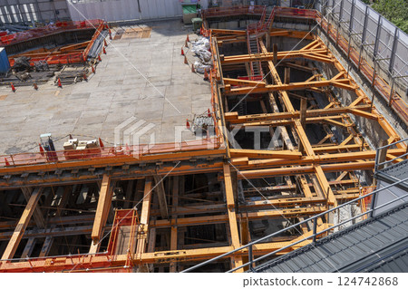 建築工地 124742868