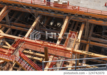 建築工地 124742870