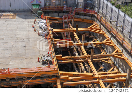 建築工地 124742871