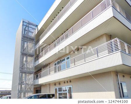 老年人特殊養老院 124744100