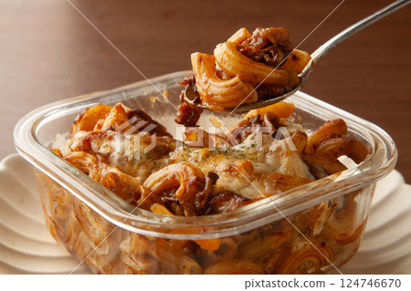 Macarob Gratin with Demi-glace Sauce 124746670