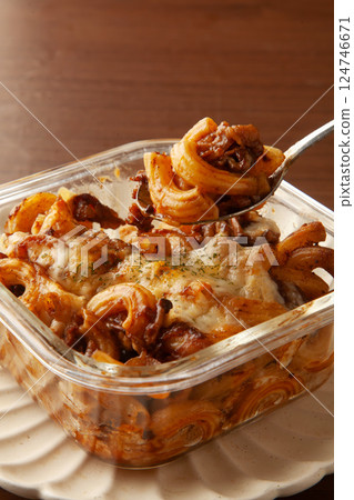 Macarob Gratin with Demi-glace Sauce 124746671