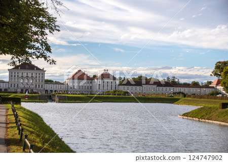 Munich cityscape, Germany Munich cityscape, Germany 124747902