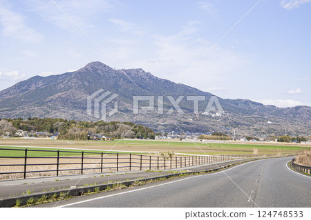 從筑波繞行路線觀看筑波山 從筑波繞行路線觀看筑波山 124748533