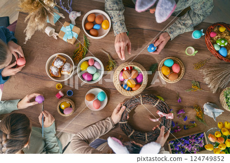 Easter holiday background 124749852