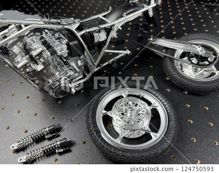 Let's make a large plastic model motorcycle Let's make a large plastic model motorcycle 124750593